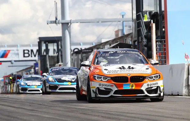 BMW M4 GT4 Renntaxi VLN-Training Nürburgring - 6