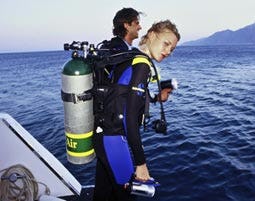 Nachttauchen im Neufelder See in Wiener Neustadt