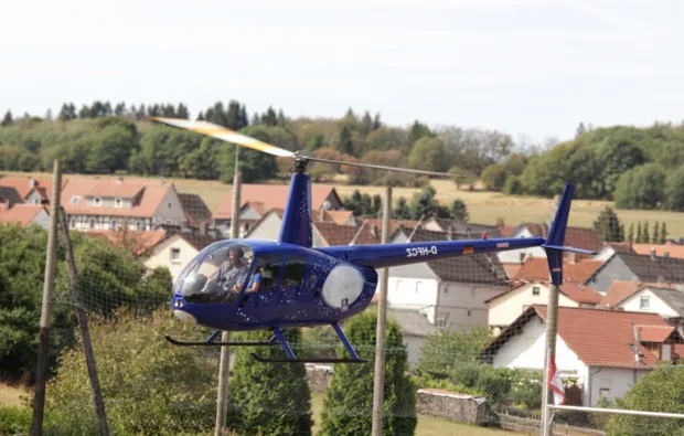 Romantik-Hubschrauber-Rundflug Burbach für 2 (30 Min.) - 2