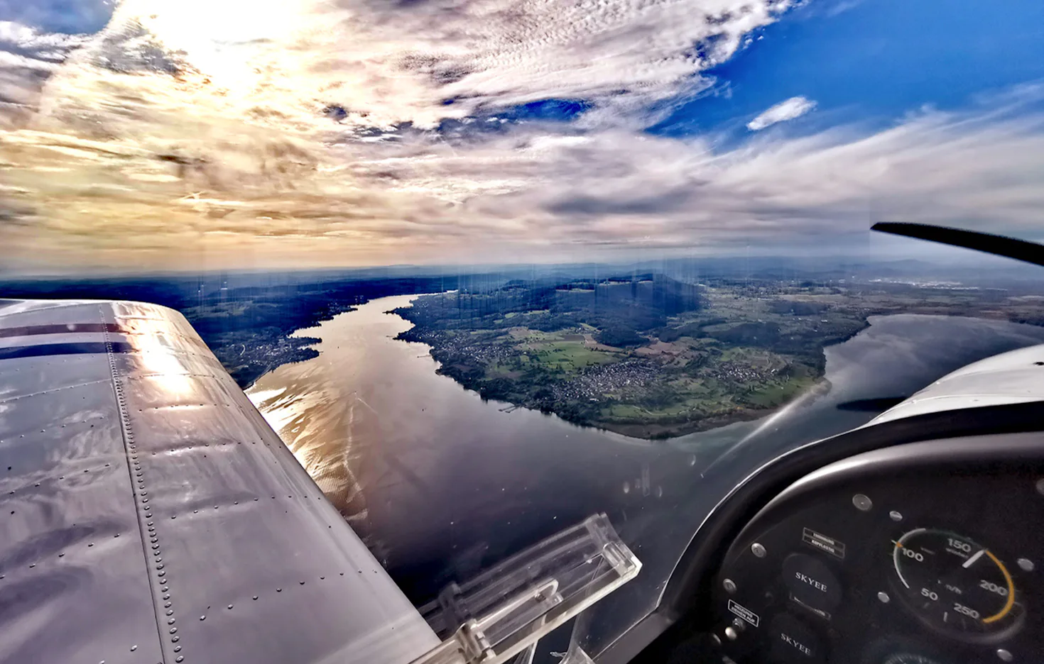 Rundflug mit Selbstfliegen Mengen (3 Std.) - 3