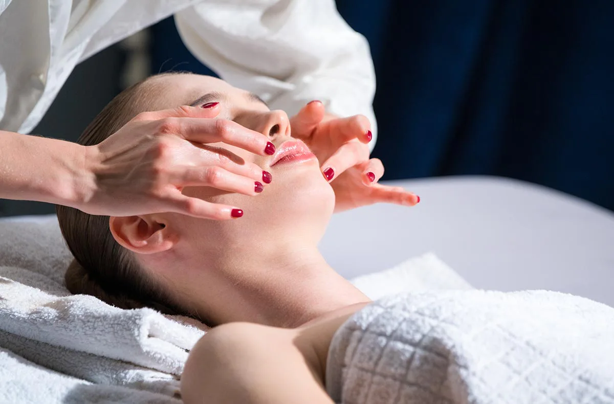 Algenpeeling mit japanischer Gesichtsmassage München - 3