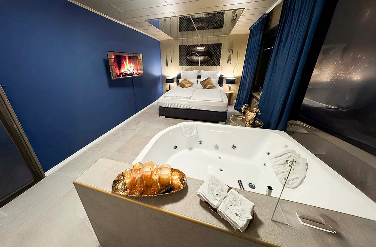 Außergewöhnlich Übernachten im Erotik-Apartment Goldene Versuchung Vlotho für 2 (1 Nacht) - 1