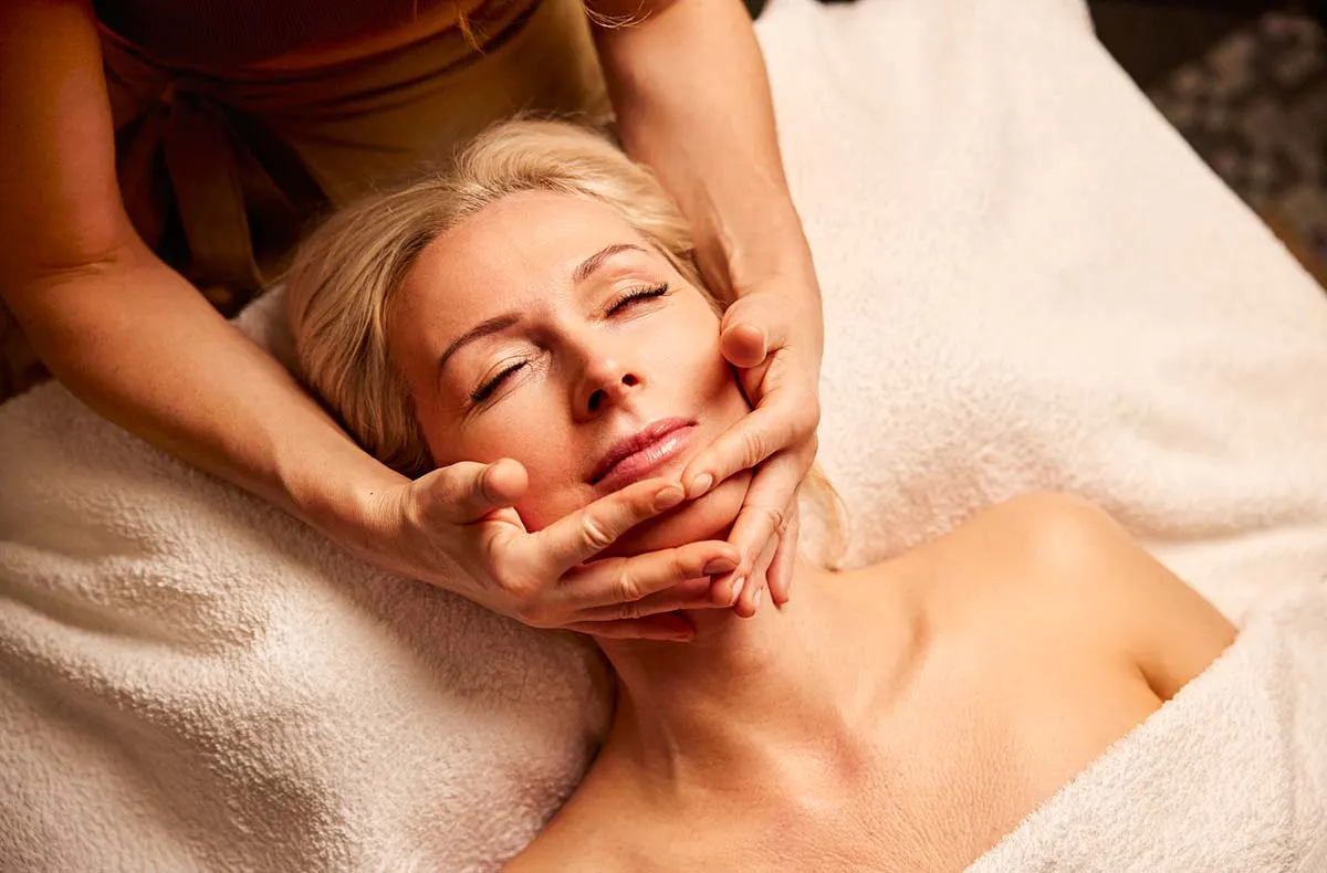 Ayurveda Massage für Frauen Hachenburg - 5
