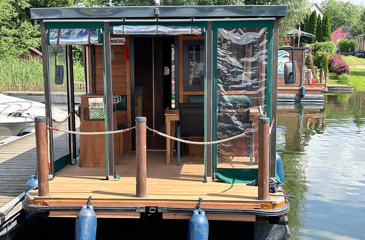 Hausboot Urlaub für 6 (4 Nächte) Priepert (6 Plätze - D9) - 1