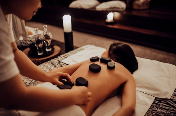 Hot Stone Massage Deluxe
