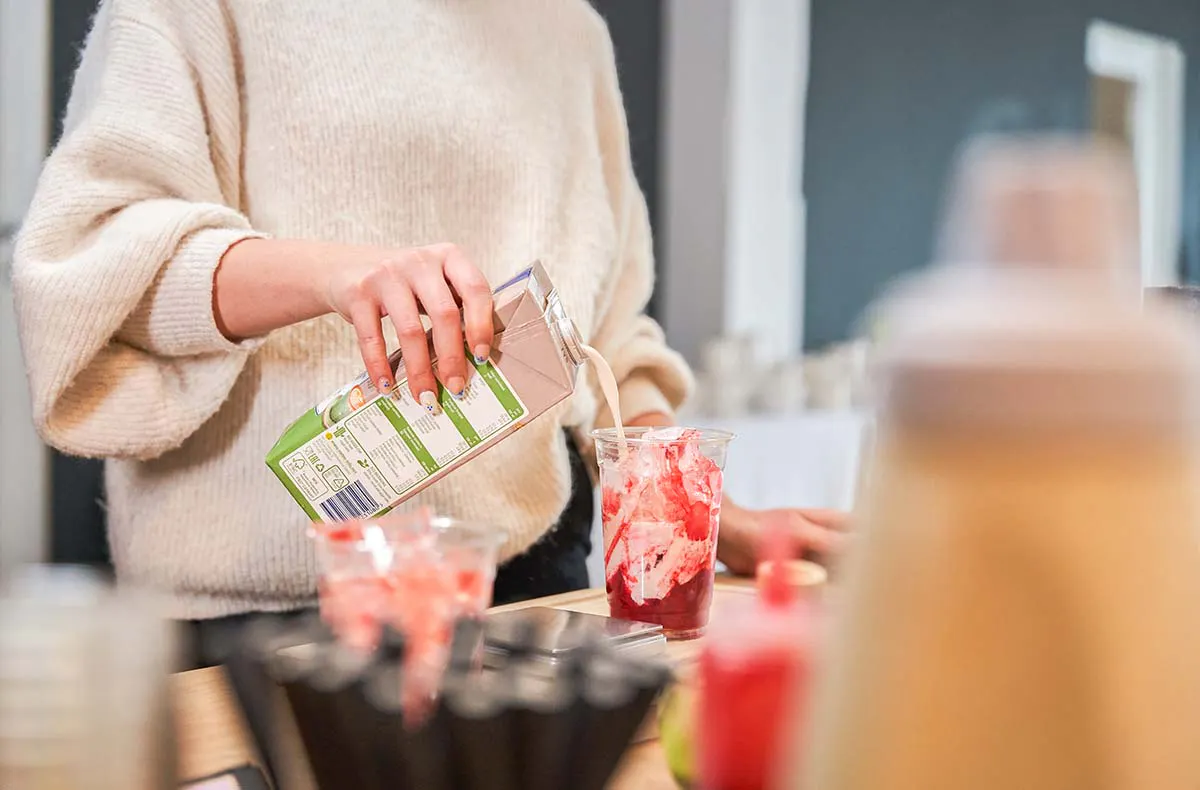 Keramik bemalen mit Matcha und Cocktails München - 5