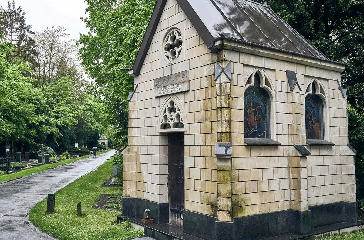 Melaten Friedhof: Führung mit allen Sinnen - 2