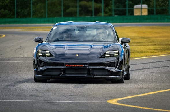 Renntaxi Ostrovacice (Porsche Taycan)