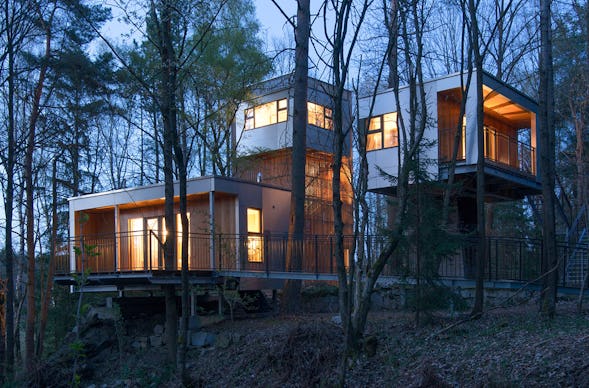 Übernachtung im Haus an der Mauer oder am Fundament (Mo-Do)