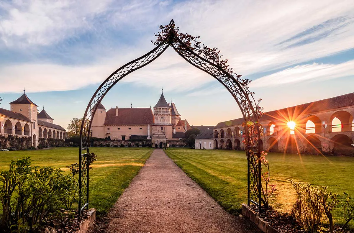 Übernachtung mit Rittermahl im Schloss Rosenburg für 2 (1 Nacht) - 1
